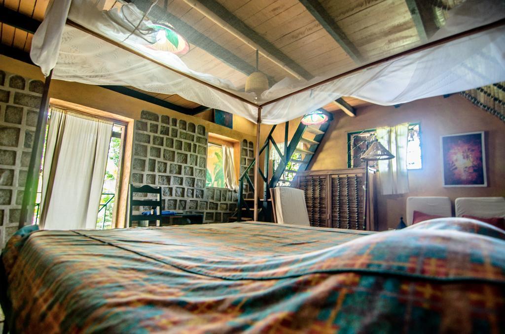 Les Bungalows D'Ambonara Hell-Ville ภายนอก รูปภาพ