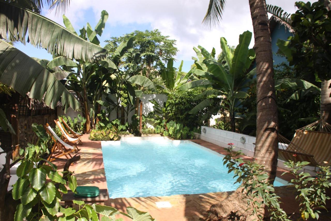 Les Bungalows D'Ambonara Hell-Ville ภายนอก รูปภาพ